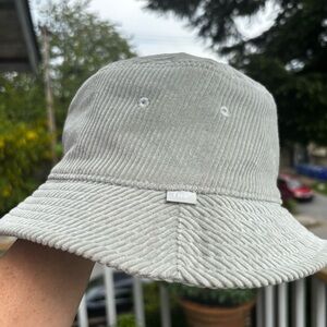 M/L - tna - perfect corduroy bucket hat